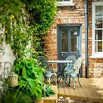 9 St John\'S Street