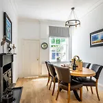 9 St John\'S Street